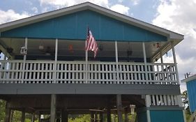 Peaceful Riverfront Cottage Sleeps 7 With Washer & Dryer